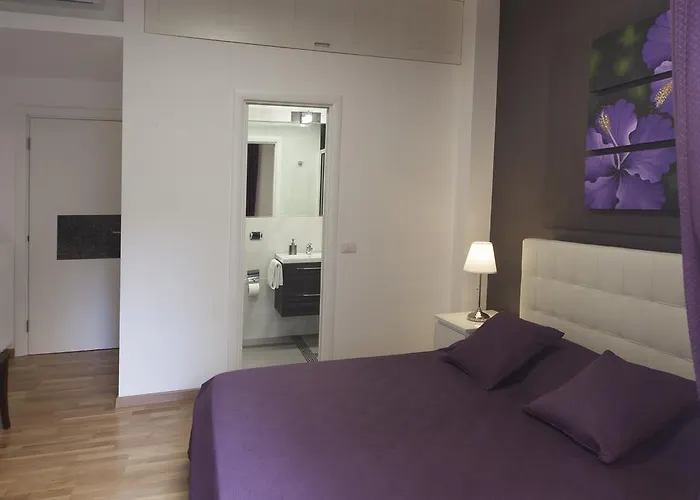 בית הארחה Astoria Golden House 4*