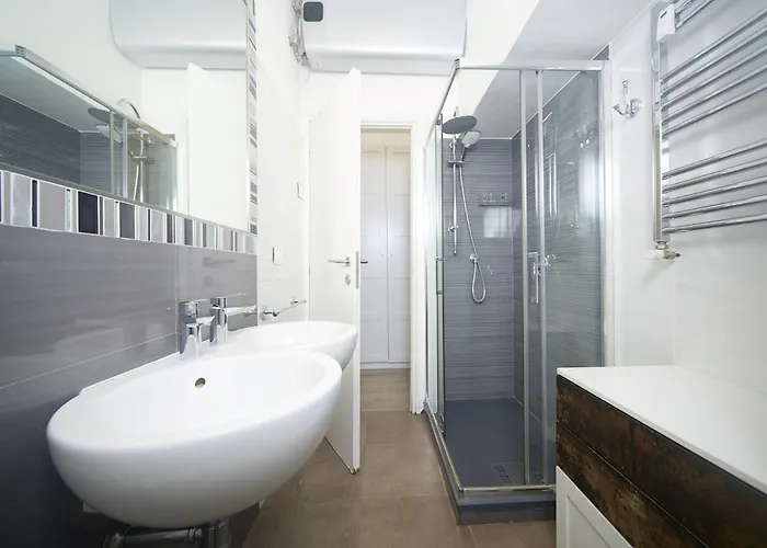 Astoria Golden House 4*